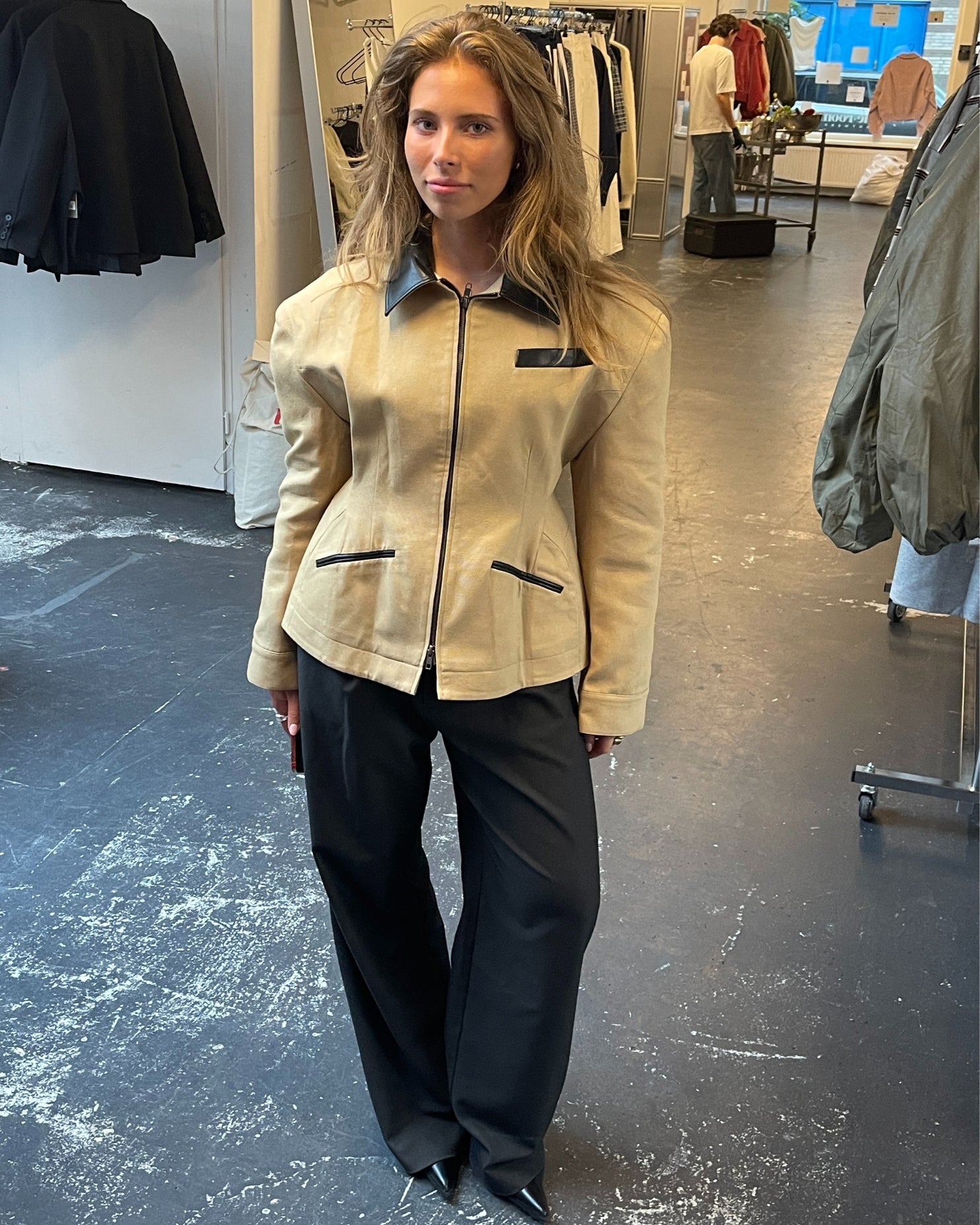 Contrast Collar Cinched Vest Camel