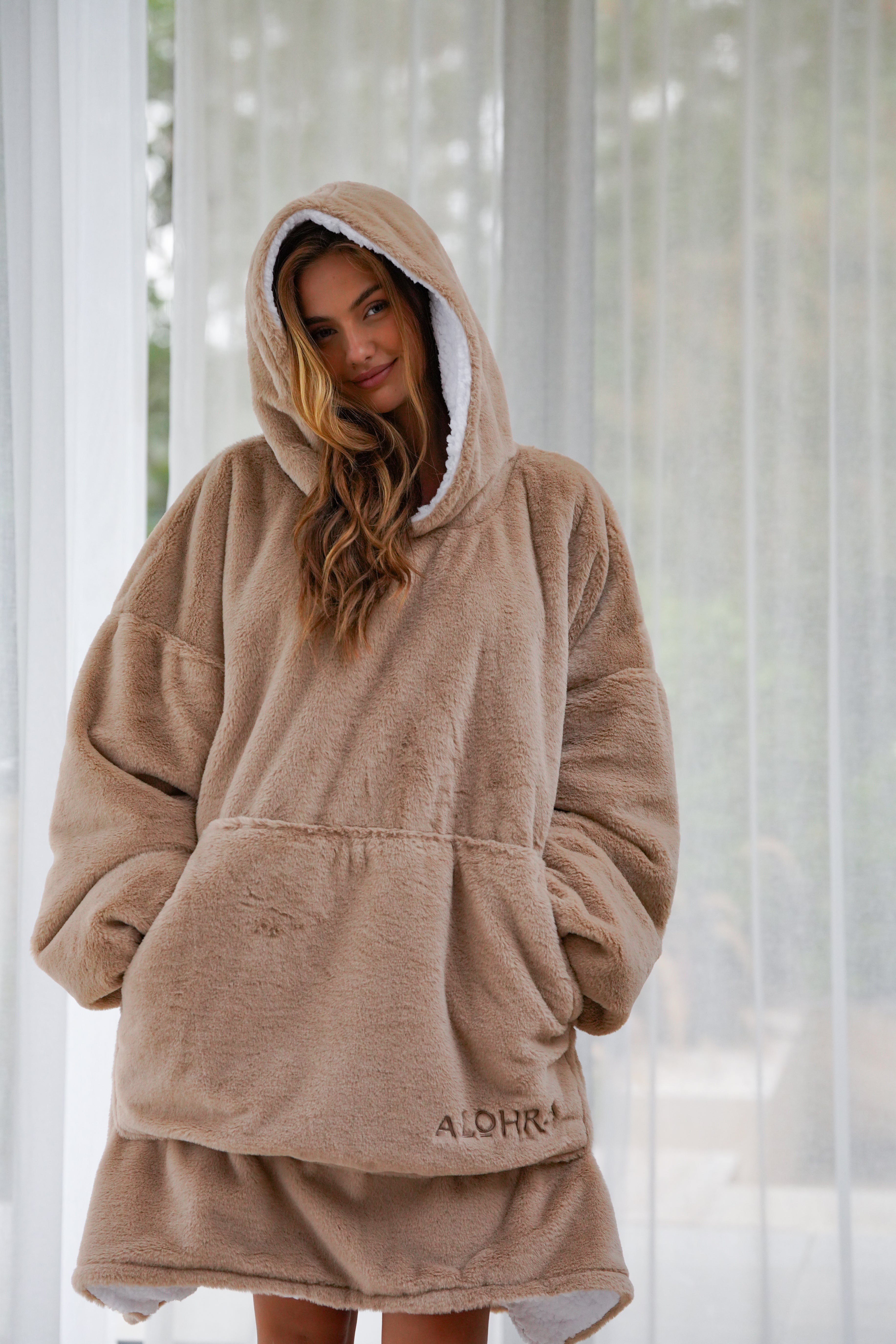 Blanket Hoodie Almond