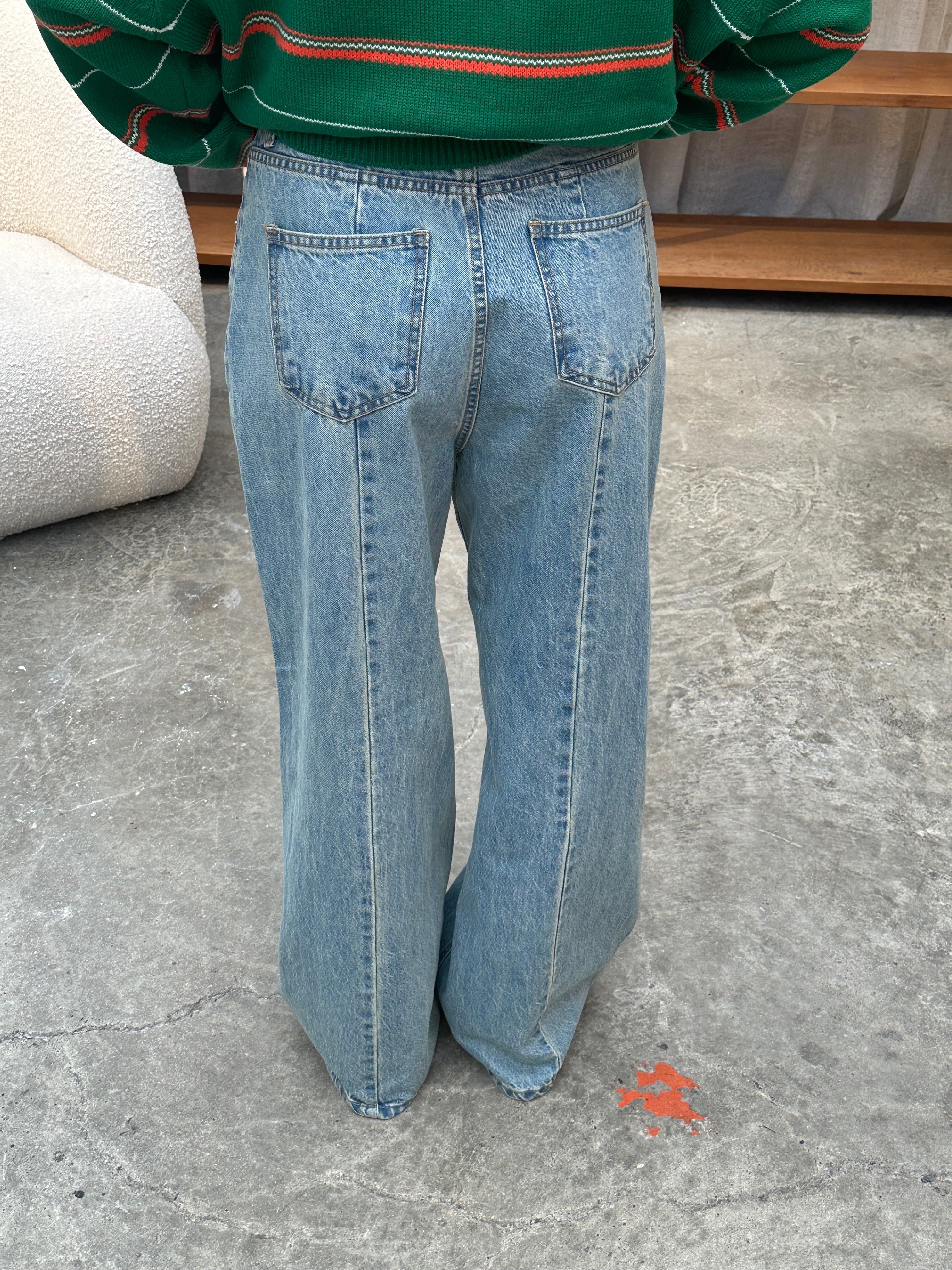 Jeans mit ausgestellten Nähten, hellblau