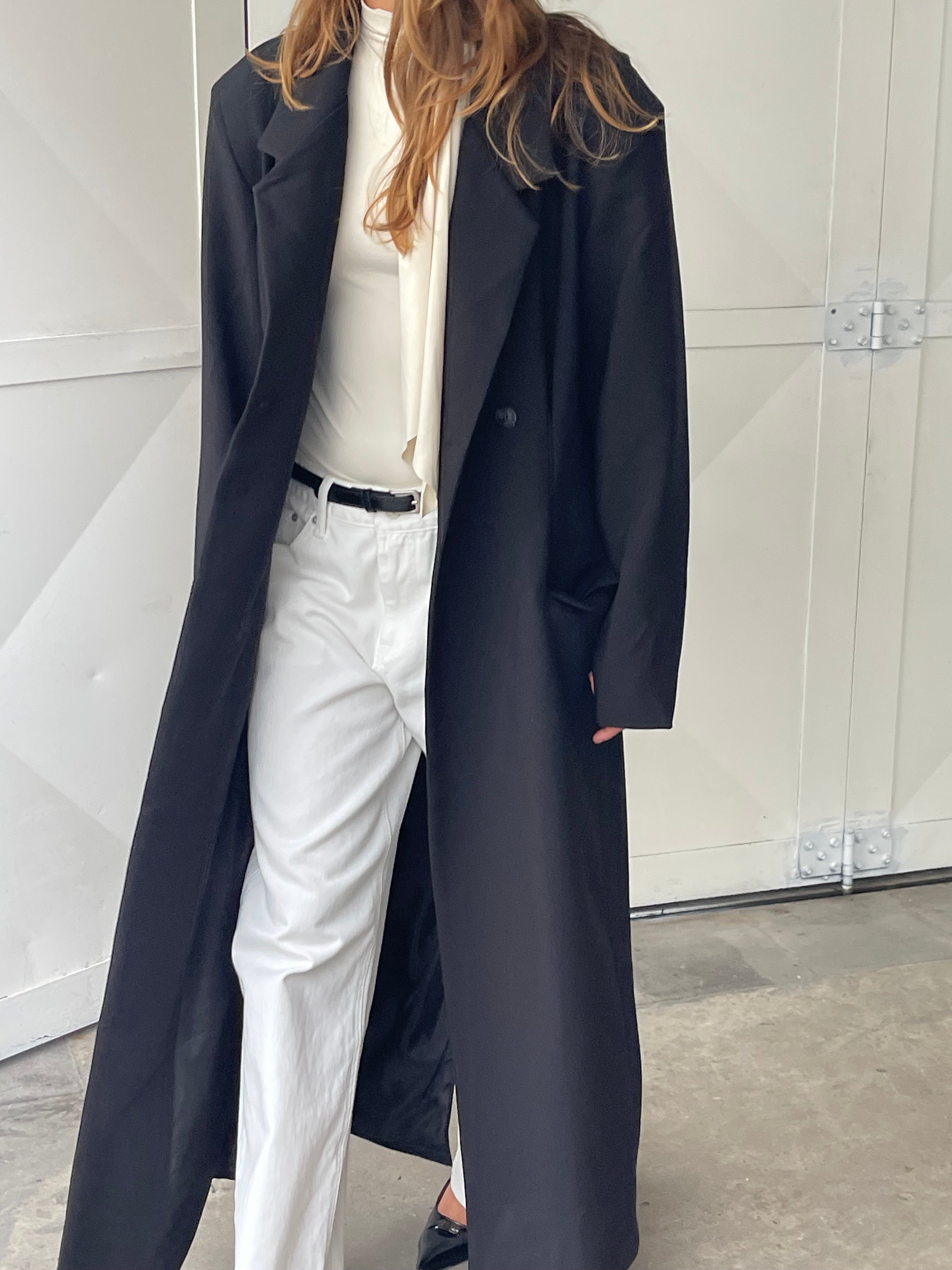 Übergroßer, plissierter, leichter langer Mantel, schwarz