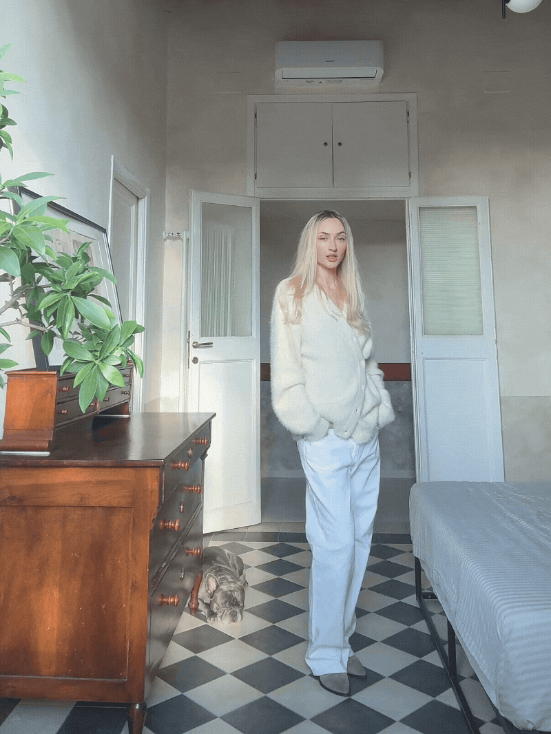 Geknöpfter, flauschiger, weicher Cardigan in Elfenbein