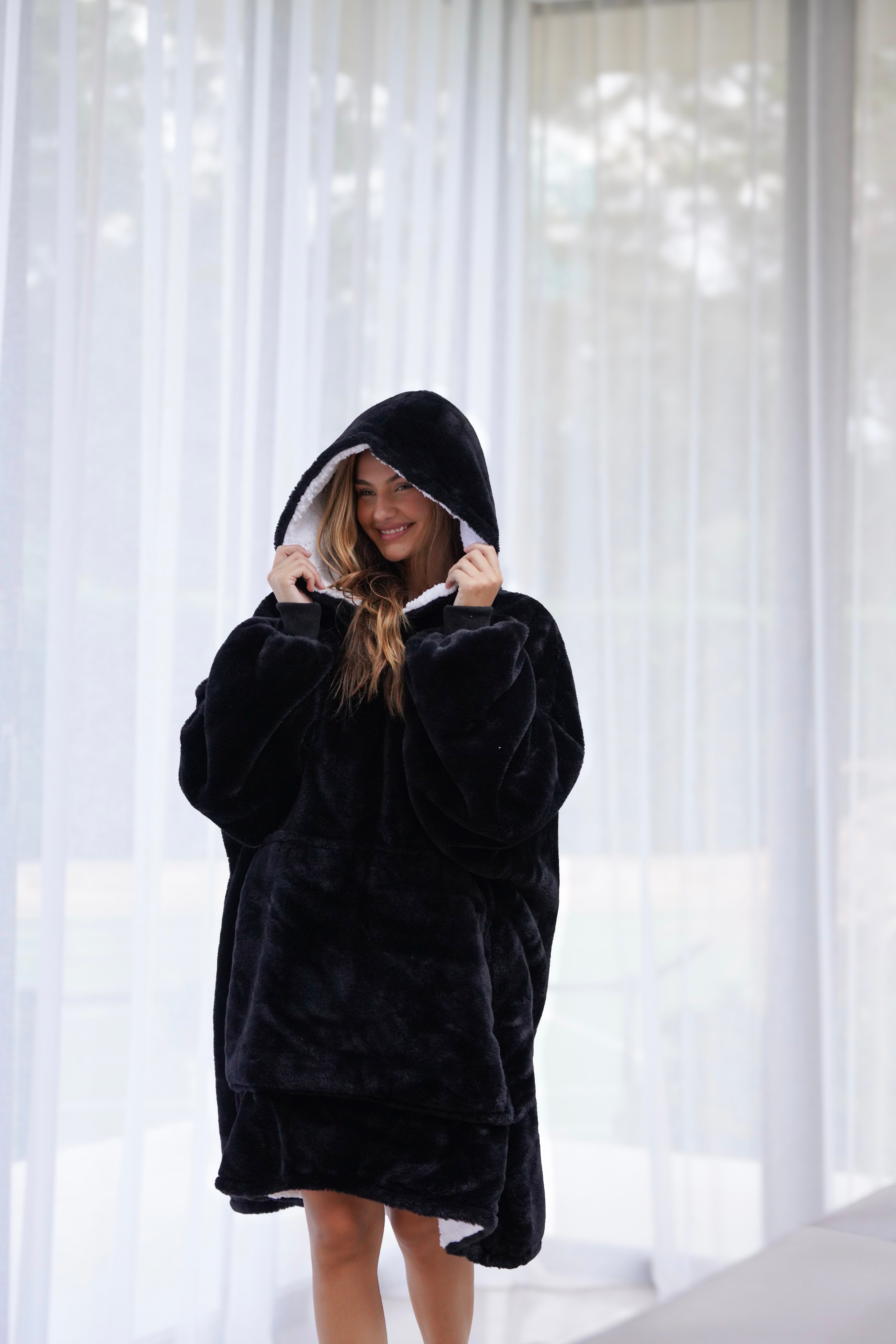 Blanket Hoodie Caviar