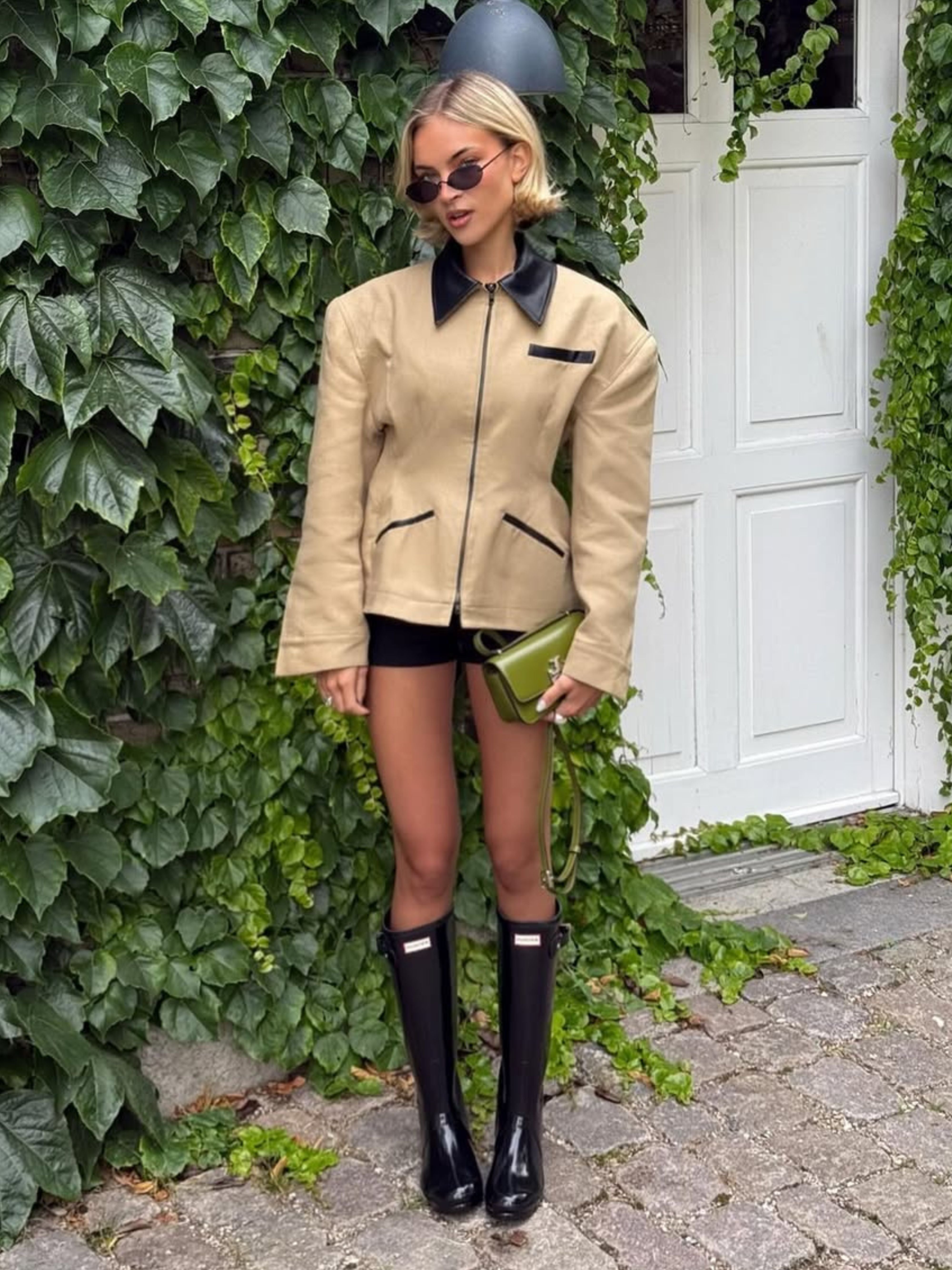 Contrast Collar Cinched Vest Camel