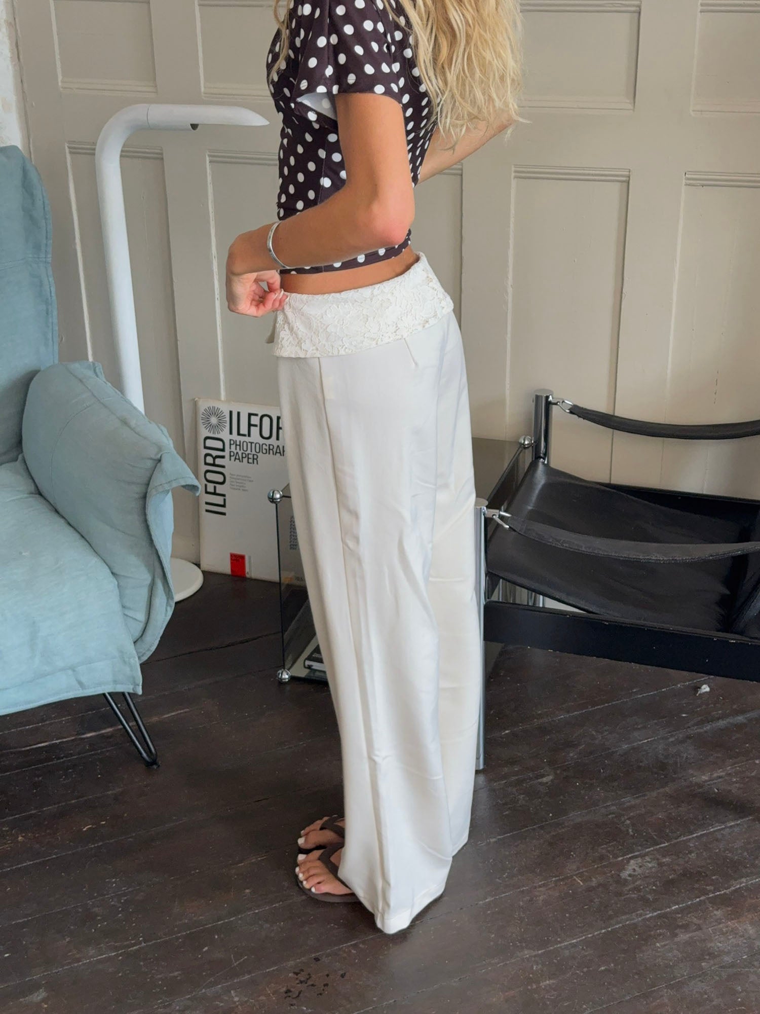 Calsia suit trousers with lace trim – Off white